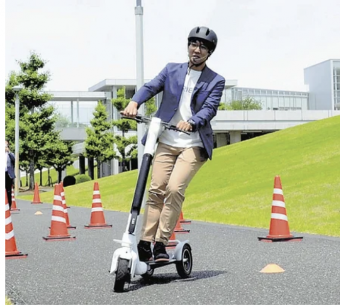 development-of-standing-electric-tricycle-honda-starts-accepting-orders--expected-to-be-able-to-drive-on-public-roads-without-a-license-within-2-years-1655172226-1.png