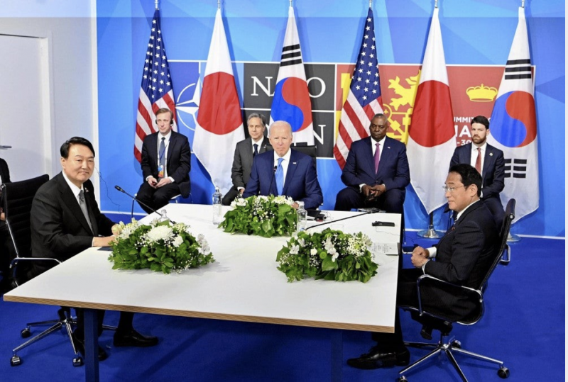 japan-us-korea-summit-meeting-for-the-first-time-in-5-years-cooperation-with-north--mr-biden-worried-about-the-observation-of-nuclear-test-1656554785-1.png