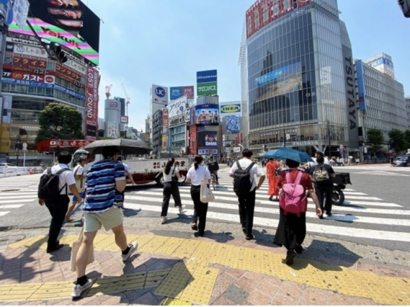 parasol-boys-are-growing-due-to-the-intense-heat-wave-every-day-and-heatstroke-countermeasures-share-umbrella-is-also-expanded-due-to-the-demand-for-parasols-1656982917-1.jpeg