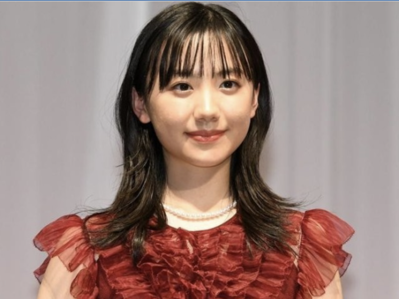 aina-ashida-the-cm-queen-in-the-first-half-of-the-year-of-2010-is-also-at-the-top-in-the-number-of-broadcasts-the-men-are-kusanagi-takumi-saito-kenichi-takifuji-and-ninomiya-1657244777-1.png