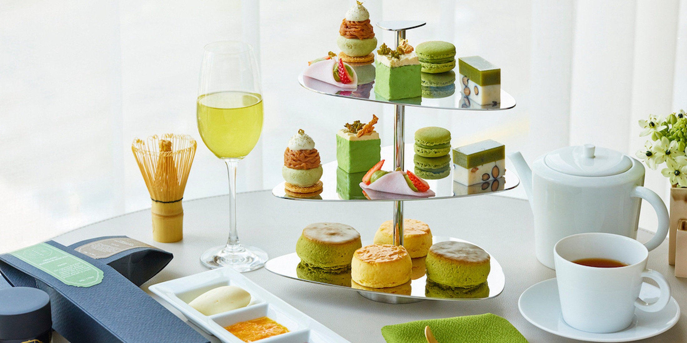 four-seasons-hotel-marunouchi-tokyo-collaborates-with-japanese-tea-brand-sayuri-afternoon-tea-using-the-highest-quality-matcha-is-available-for-a-limited-time-only-1695176891.jpg