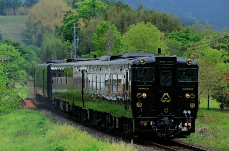 touring-japans-attractions-new-sightseeing-train-kanpachi-ichiroku-to-yufuin-1717718548-1.png