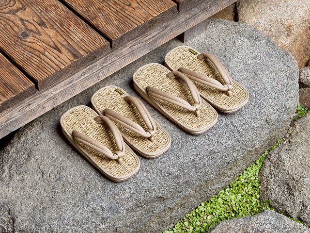 its-comfortable-even-in-the-damp-season-naro-zori-nature-is-now-available-with-aquatic-plants-used-insoles-1745203668.jpg