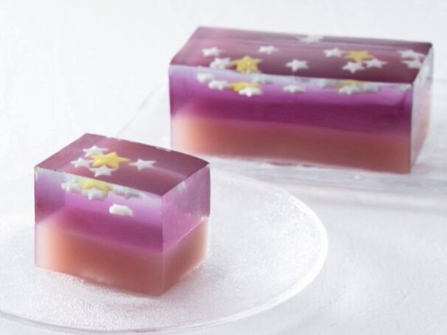 only-available-for-one-week-until-tanabata-the-hoshiai-is-a-beautiful-hoshiai-that-combines-the-sparkle-of-the-night-sky-with-japanese-sweets-1750040360.jpg