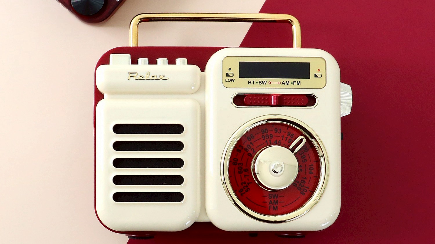 a-new-multi-retro-radio-with-coloring-inspired-by-the-80s-culture-including-the-thriller-and-the-famicom-is-now-on-sale-1752626085.jpg