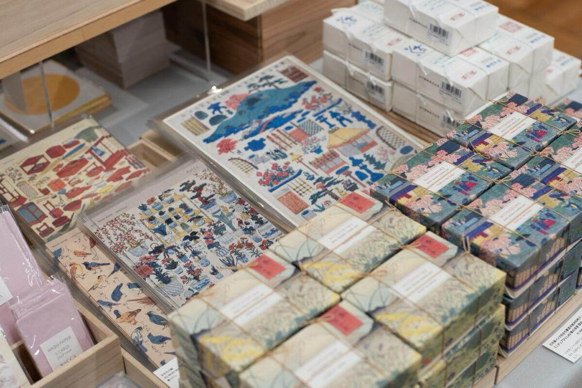 paper-futa-will-be-held-simultaneously-in-kyoto-a-collection-of-gorgeous-fabrics-buttons-and-paper-stationery-1752626433.jpg