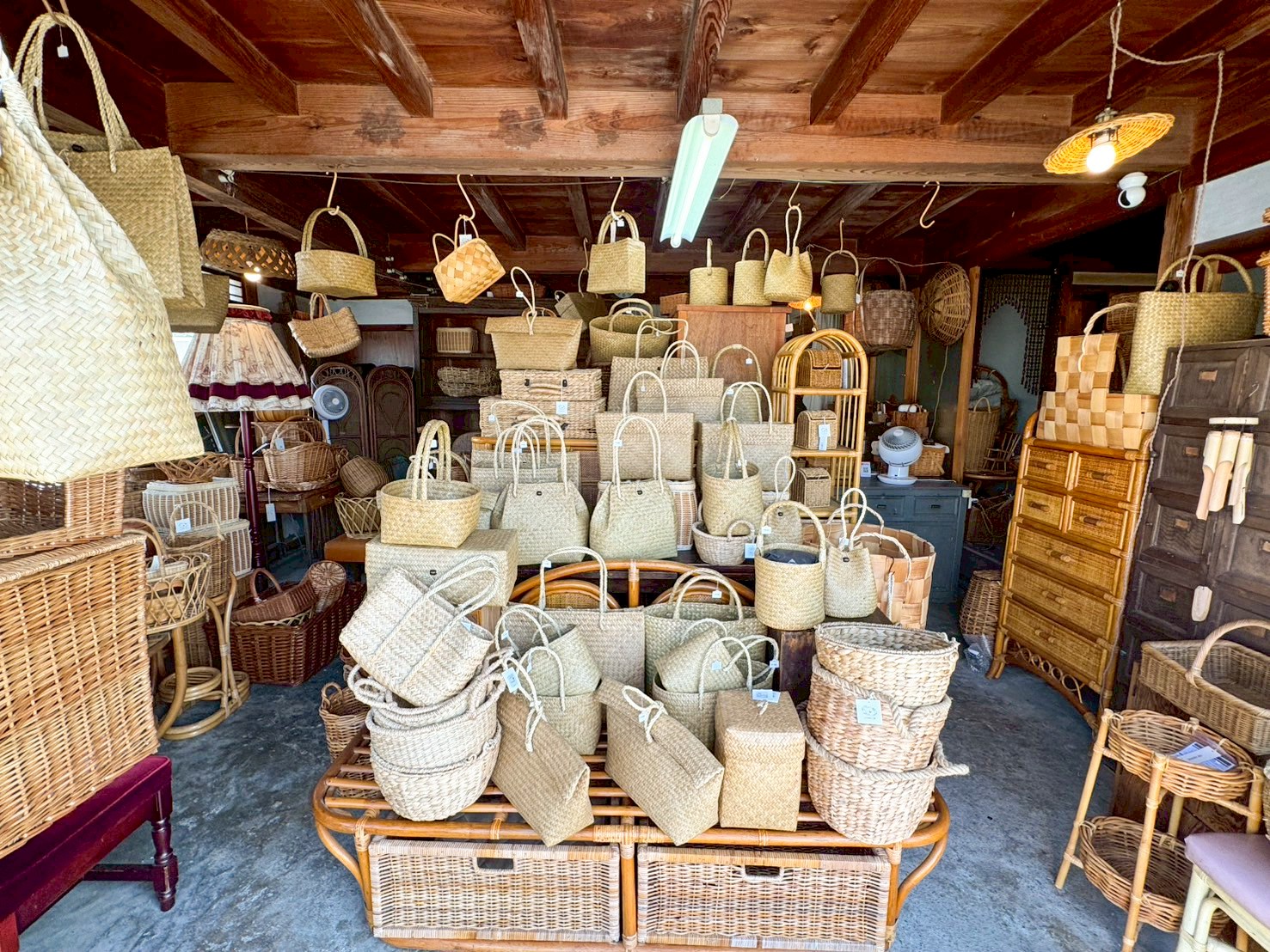 A place where you can encounter the warmth of brass and old