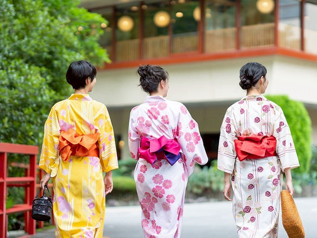 did-you-wear-it-when-you-were-bathing-what-is-the-surprising-origin-and-history-of-yukata-1754273865.jpg
