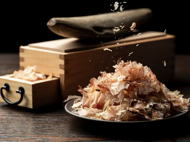 why-does-katsuobushi-get-moldy-groundbreaking-fermentation-wisdom-perfected-in-japan-during-the-edo-period-1760919254.jpg