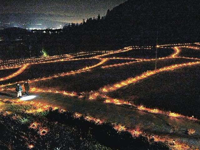 4000-lights-create-a-fantastic-view-of-graphite-rice-terraces-in-numata-city-gunma-1764200901.jpg