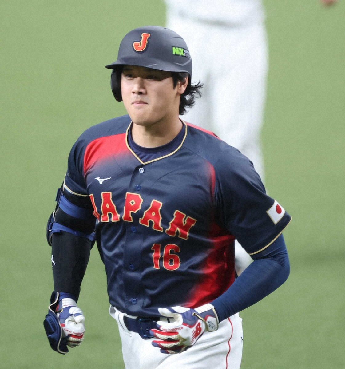 eh-shohei-otani-was-replaced-after-missing-out-in-2-at-bats-pinch-hitter-teruaki-sato-caused-a-roar-in-the-stadium-no-hits-in-5-at-bats-to-advance-to-the-tournament-1772580991.jpg