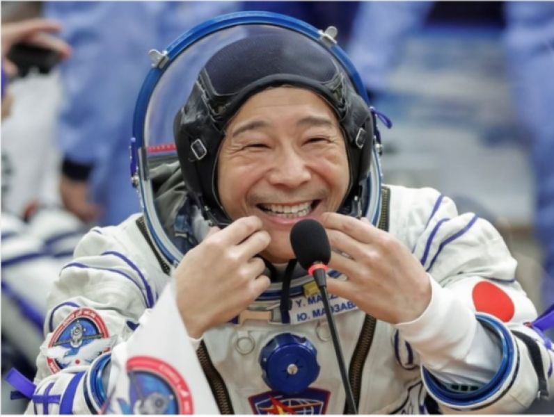 mr-maezawa-the-founder-of-zozo-arrives-at-the-space-station-1639381575-1.png